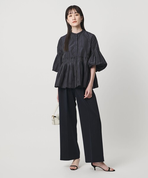 UNITED ARROWS(ユナイテッドアローズ)の「LIGHT SPONGY ワイドパンツ ‐ウォッシャブル‐(スラックス・レディース・ネイビー/オフホワイト/ブラック・40/34/36/38)」の6枚目の写真