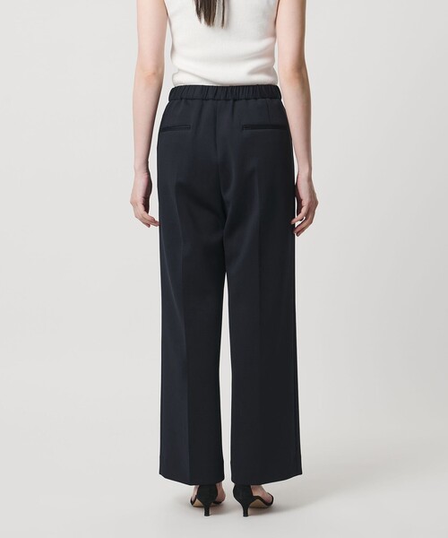 UNITED ARROWS(ユナイテッドアローズ)の「LIGHT SPONGY ワイドパンツ ‐ウォッシャブル‐(スラックス・レディース・ネイビー/オフホワイト/ブラック・40/34/36/38)」の12枚目の写真