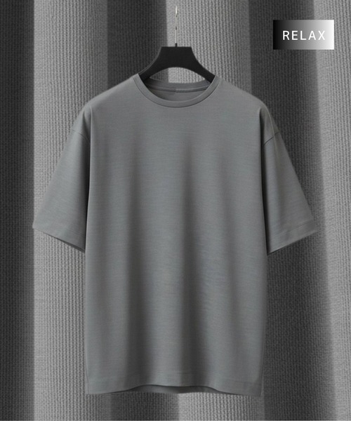 UNITED TOKYO(ユナイテッドトウキョウ)の「【防臭】Super 140s ウールテクノラマ リラックスTシャツ |梅雨対策/蒸れない/吸湿性/接触冷感/ドライタッチ/夏服(Tシャツ/カットソー・メンズ・ネイビー/グレイッシュベージュ/ブラック・2/1)」の3枚目の写真