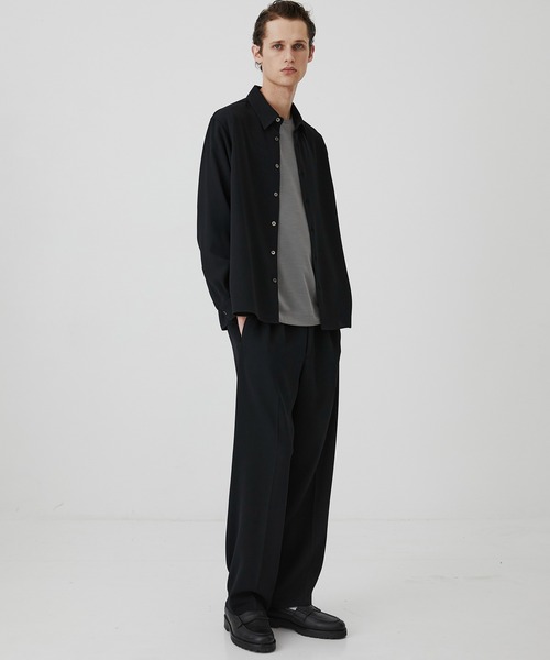 UNITED TOKYO(ユナイテッドトウキョウ)の「【防臭】Super 140s ウールテクノラマ リラックスTシャツ |梅雨対策/蒸れない/吸湿性/接触冷感/ドライタッチ/夏服(Tシャツ/カットソー・メンズ・ネイビー/グレイッシュベージュ/ブラック・2/1)」の10枚目の写真