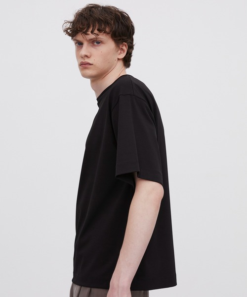 UNITED TOKYO(ユナイテッドトウキョウ)の「【防臭】Super 140s ウールテクノラマ リラックスTシャツ |梅雨対策/蒸れない/吸湿性/接触冷感/ドライタッチ/夏服(Tシャツ/カットソー・メンズ・ネイビー/グレイッシュベージュ/ブラック・2/1)」の22枚目の写真