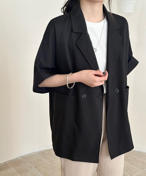 DAY CLOSET(デイ クローゼット)の「【ゆるっと羽織れてこなれ魅せ】半袖ドルマンスリーブダブルボタンテーラードジャケット レディース(テーラードジャケット・レディース・ブラック/チャコールグレー/ベージュ・L/M)」の1枚目の写真