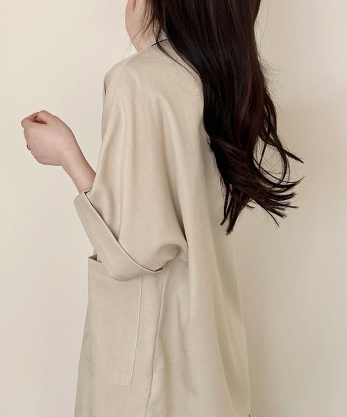 DAY CLOSET(デイ クローゼット)の「【ゆるっと羽織れてこなれ魅せ】半袖ドルマンスリーブダブルボタンテーラードジャケット レディース(テーラードジャケット・レディース・ブラック/チャコールグレー/ベージュ・L/M)」の14枚目の写真