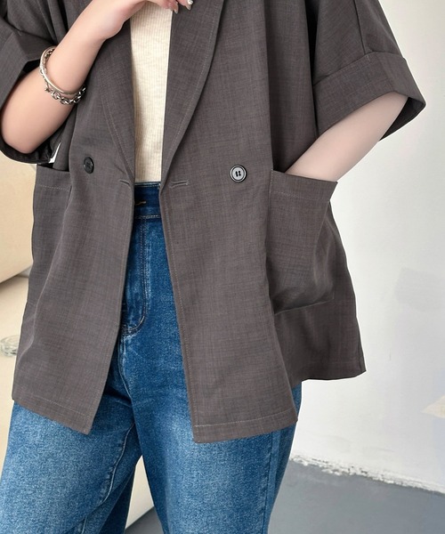 DAY CLOSET(デイ クローゼット)の「【ゆるっと羽織れてこなれ魅せ】半袖ドルマンスリーブダブルボタンテーラードジャケット レディース(テーラードジャケット・レディース・ブラック/チャコールグレー/ベージュ・L/M)」の12枚目の写真