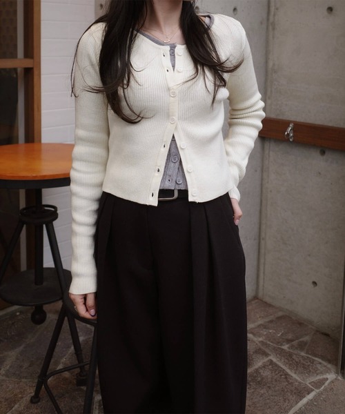ISOOK(アイスー)の「ラウンドネックリブニットカーディガン(eri. select) / 春 ショート丈 短丈 クロップド丈 羽織り(カーディガン/ボレロ・レディース・ブラック/クリーム/グレー・FREE)」の8枚目の写真