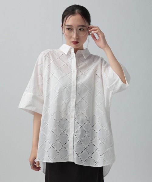 LEPSIM(レプシィム)の「ハーフスリーブ刺繍シャツチュニック 664007(シャツ/ブラウス・レディース・ブラウン/ブラック/オフホワイト・FREE)」の2枚目の写真