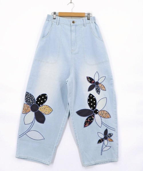 ScoLar(スカラー)の「ScoLar(スカラー) パッチワークお花アップリケデニムパンツ(デニムパンツ・レディース・ブルー・MEDIUM)」の11枚目の写真