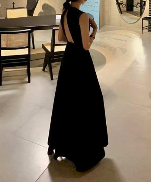 FAVORITO(ファヴォリート)の「背中あきワンピース(ワンピース・レディース・ホワイト/ブラック・F)」の17枚目の写真