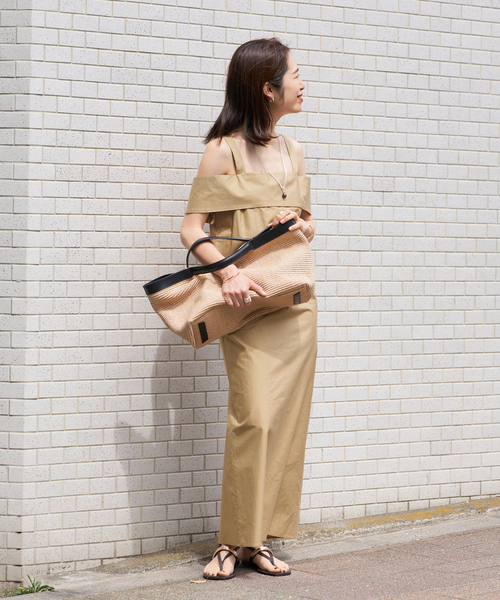 VERMEIL par iena（ヴェルメイユパーイエナ）の「cotton back satin ワンピース（ワンピース・レディース・ブラック/キャメル・38/36）」の8枚目の写真