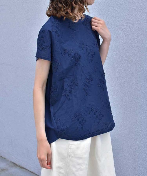 Bleu Bleuet(ブルーブルーエ)の「フラワー3D刺繍Tシャツ26NO1(Tシャツ/カットソー・レディース・ホワイト/ネイビー/ピンク・FREE)」の11枚目の写真