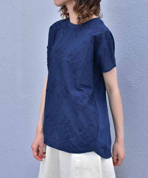 Bleu Bleuet(ブルーブルーエ)の「フラワー3D刺繍Tシャツ26NO1(Tシャツ/カットソー・レディース・ホワイト/ネイビー/ピンク・FREE)」の12枚目の写真