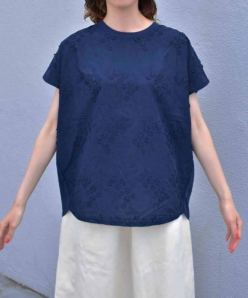 Bleu Bleuet(ブルーブルーエ)の「フラワー3D刺繍Tシャツ26NO1(Tシャツ/カットソー・レディース・ホワイト/ネイビー/ピンク・FREE)」の15枚目の写真