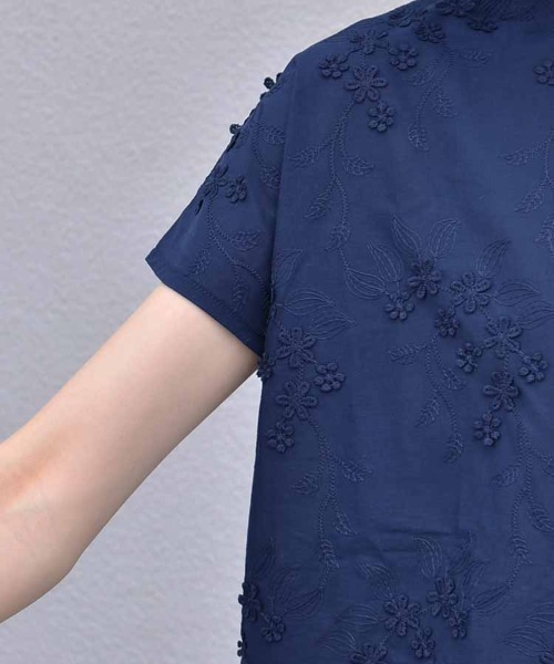 Bleu Bleuet(ブルーブルーエ)の「フラワー3D刺繍Tシャツ26NO1(Tシャツ/カットソー・レディース・ホワイト/ネイビー/ピンク・FREE)」の17枚目の写真
