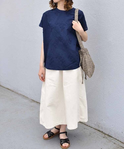 Bleu Bleuet(ブルーブルーエ)の「フラワー3D刺繍Tシャツ26NO1(Tシャツ/カットソー・レディース・ホワイト/ネイビー/ピンク・FREE)」の18枚目の写真