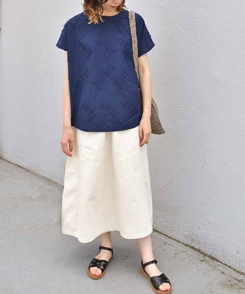 Bleu Bleuet(ブルーブルーエ)の「フラワー3D刺繍Tシャツ26NO1(Tシャツ/カットソー・レディース・ホワイト/ネイビー/ピンク・FREE)」の19枚目の写真