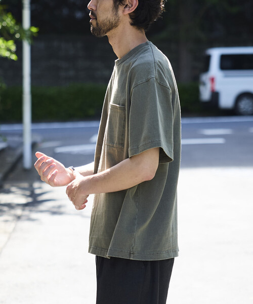 FREAK'S STORE(フリークスストア)の「HEAVY WEIGHT/ヘビーウェイト ピグメント ショートスリーブ クルーネック ポケットTシャツ/10.5オンス(Tシャツ/カットソー・メンズ・チャコールグレー/オリーブ/ピンク/ブラウン・LARGE/SMALL/MEDIUM)」の12枚目の写真