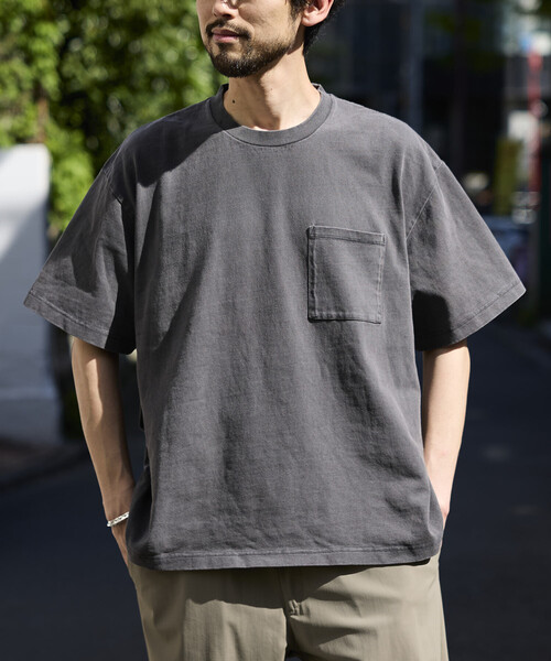 FREAK'S STORE(フリークスストア)の「HEAVY WEIGHT/ヘビーウェイト ピグメント ショートスリーブ クルーネック ポケットTシャツ/10.5オンス(Tシャツ/カットソー・メンズ・チャコールグレー/オリーブ/ピンク/ブラウン・LARGE/SMALL/MEDIUM)」の14枚目の写真