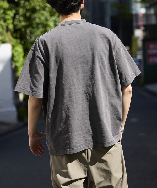 FREAK'S STORE(フリークスストア)の「HEAVY WEIGHT/ヘビーウェイト ピグメント ショートスリーブ クルーネック ポケットTシャツ/10.5オンス(Tシャツ/カットソー・メンズ・チャコールグレー/オリーブ/ピンク/ブラウン・LARGE/SMALL/MEDIUM)」の16枚目の写真