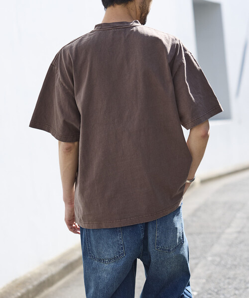 FREAK'S STORE(フリークスストア)の「HEAVY WEIGHT/ヘビーウェイト ピグメント ショートスリーブ クルーネック ポケットTシャツ/10.5オンス(Tシャツ/カットソー・メンズ・チャコールグレー/オリーブ/ピンク/ブラウン・LARGE/SMALL/MEDIUM)」の19枚目の写真