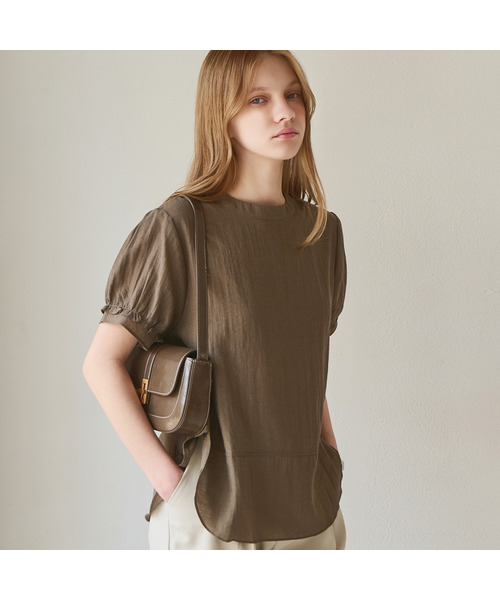 SLOWLOLLI(スローローリ)の「Airy flutter sleeve top_2 Colors(Tシャツ/カットソー・レディース・Beige/ブラウン・FREE)」の2枚目の写真