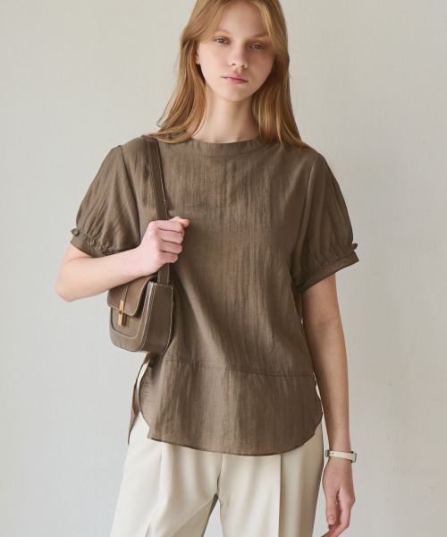 SLOWLOLLI(スローローリ)の「Airy flutter sleeve top_2 Colors(Tシャツ/カットソー・レディース・Beige/ブラウン・FREE)」の4枚目の写真