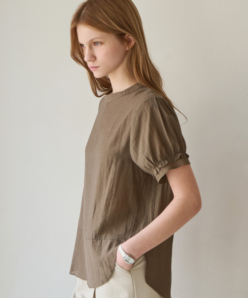 SLOWLOLLI(スローローリ)の「Airy flutter sleeve top_2 Colors(Tシャツ/カットソー・レディース・Beige/ブラウン・FREE)」の5枚目の写真