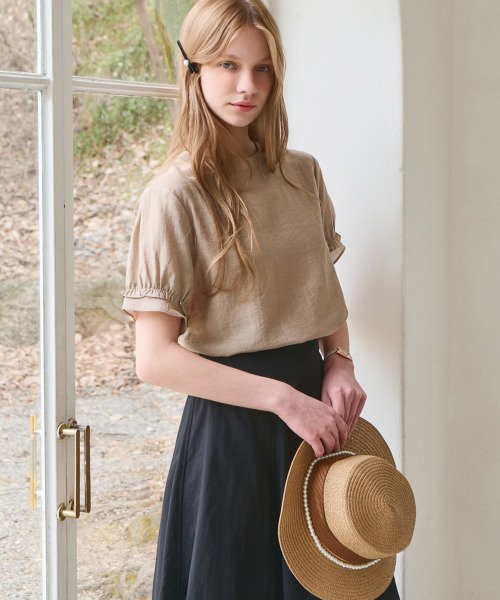 SLOWLOLLI(スローローリ)の「Airy flutter sleeve top_2 Colors(Tシャツ/カットソー・レディース・Beige/ブラウン・FREE)」の8枚目の写真