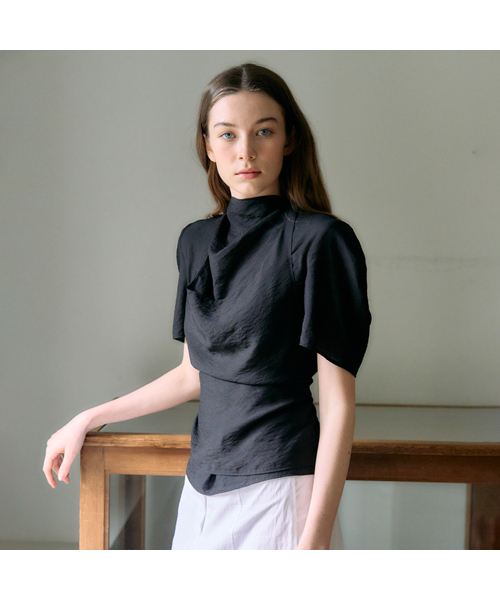 Ellioti(エリオティ)の「Roraine Mock Neck Blouse_2Color(シャツ/ブラウス・レディース・ブラック/ホワイト・F)」の2枚目の写真