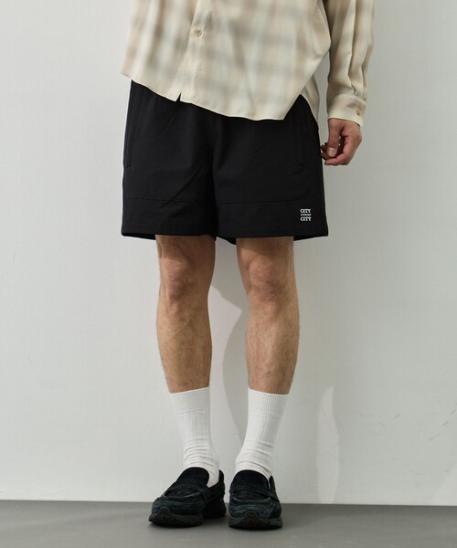 CITY COUNTRY CITY（シティーカントリーシティー）の「【CITY COUNTRY CITY/シティカントリーシティ】EMBROIDERD LOGO STRECH  NYLON EASY  SHORTS（その他パンツ・メンズ・ブラック/イエロー/ブルー・L）」の2枚目の写真