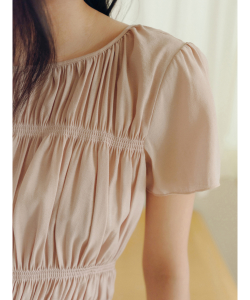 Yuje(ユジェ)の「SHIRRING BLOUSE (3color)(シャツ/ブラウス・レディース・ピンクベージュ/ブラック/ホワイト・FREE)」の6枚目の写真