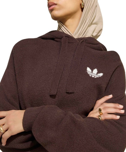 adidas（アディダス）の「adidas ESSENTIALS KNIT HOODIE / アディダス エッセンシャルズ ニット フーディー（パーカー・レディース・ブラウン・S/M/L）」の2枚目の写真