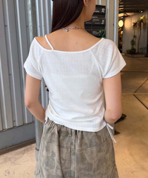 w closet（ダブルクローゼット）の「ワンショルドロストT（Tシャツ/カットソー・レディース・ブラック/レッド/ブルー/ネイビー/オフホワイト・FREE）」の7枚目の写真