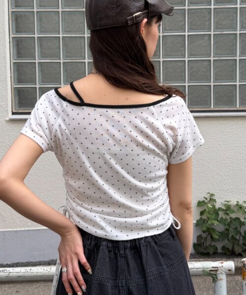 w closet（ダブルクローゼット）の「ワンショルドロストT（Tシャツ/カットソー・レディース・ブラック/レッド/ブルー/ネイビー/オフホワイト・FREE）」の14枚目の写真