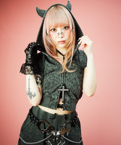 GALFY(ガルフィー)の「Candy Galfy-病みギャルデビルパーカー(パーカー・レディース・ブラック/ホワイト/レオパード/チャコール・FREE)」の18枚目の写真
