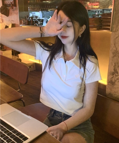 Emilie(エミリー)の「ワンポイントハートクロップド丈ポロシャツ(Tシャツ/カットソー・レディース・ピンク/ホワイト・FREE)」の9枚目の写真