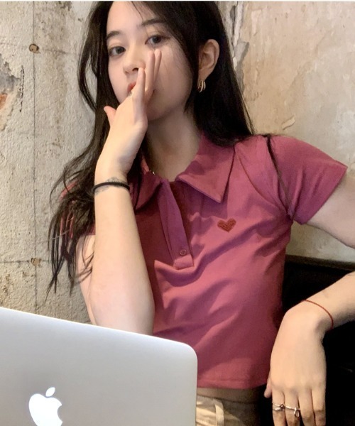 Emilie(エミリー)の「ワンポイントハートクロップド丈ポロシャツ(Tシャツ/カットソー・レディース・ピンク/ホワイト・FREE)」の14枚目の写真