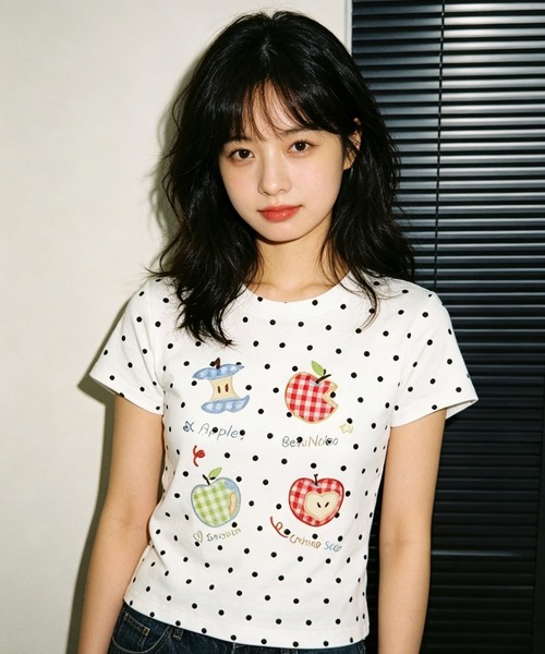 AsheKsha(アシクシャ)の「韓国風エネルギー ドットアップルプリント スリムフィット半袖Tシャツ(Tシャツ/カットソー・レディース・ホワイト・M)」の3枚目の写真