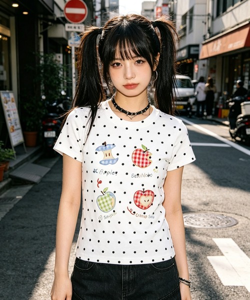 AsheKsha(アシクシャ)の「韓国風エネルギー ドットアップルプリント スリムフィット半袖Tシャツ(Tシャツ/カットソー・レディース・ホワイト・M)」の5枚目の写真