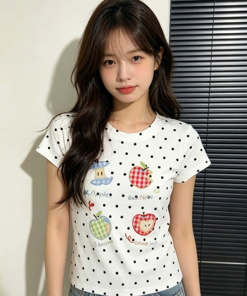AsheKsha(アシクシャ)の「韓国風エネルギー ドットアップルプリント スリムフィット半袖Tシャツ(Tシャツ/カットソー・レディース・ホワイト・M)」の7枚目の写真