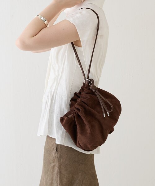 russet（ラシット）の「【WEB限定】スエード巾着4WAYショルダーバッグ（ショルダーバッグ・レディース・ダークブラウン/グレー・FREE）」の8枚目の写真