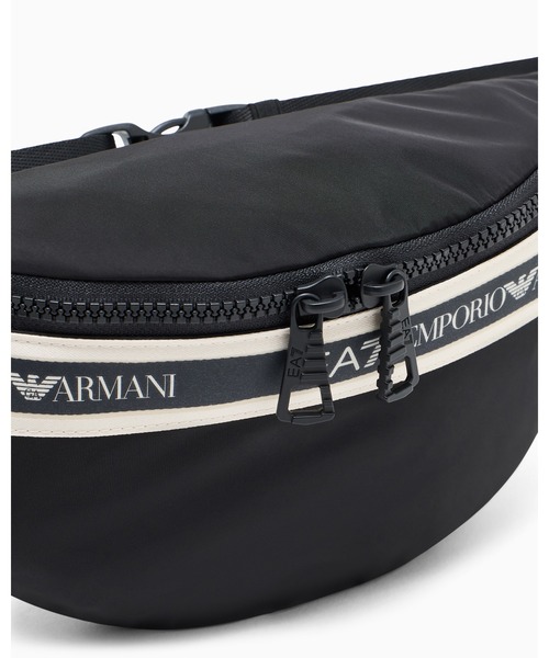 EMPORIO ARMANI EA7(エンポリオアルマーニイーエーセブン)の「<オンライン限定>【エンポリオ アルマーニ EA7】ロゴテープ ウエストバッグ ショルダーバッグ(ショルダーバッグ・メンズ・ブラック・FREE)」の6枚目の写真