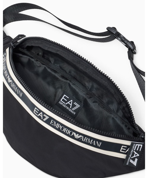 EMPORIO ARMANI EA7(エンポリオアルマーニイーエーセブン)の「<オンライン限定>【エンポリオ アルマーニ EA7】ロゴテープ ウエストバッグ ショルダーバッグ(ショルダーバッグ・メンズ・ブラック・FREE)」の7枚目の写真