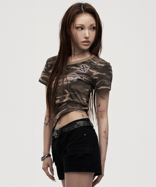 LANARCHIVE（ランアーカイブ）の「[0143] カモチェーン刺繍ウーマン半袖Tシャツ - カモ（Tシャツ/カットソー・レディース・オリーブ・FREE）」の5枚目の写真