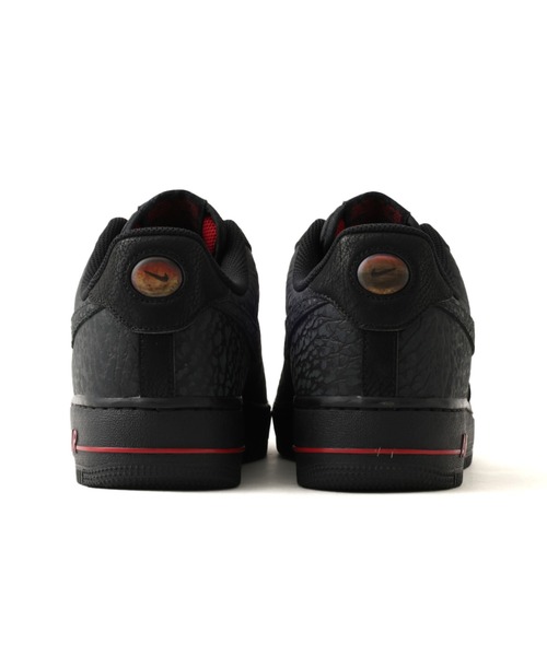 NIKE(ナイキ)の「NIKE AIR FORCE 1 '07 / ナイキ エア フォース 1 '07【SP】(スニーカー・メンズ・ブラック・28.0cm/27.5cm/27.0cm/26.5cm/26.0cm/30.0cm/28.5cm/29.0cm/25.5cm)」の3枚目の写真