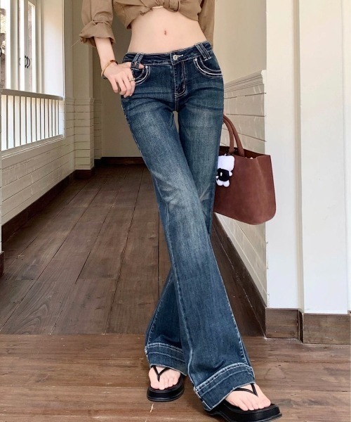LADY LIKE(レディライク)の「フラップポケット付き美脚見えフレアデニムパンツ(デニムパンツ・レディース・ブルー・M)」の14枚目の写真