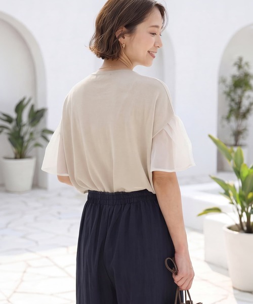 STYLE DELI(スタイルデリ)の「オーガンジースリーブVネックトップス(Tシャツ/カットソー・レディース・ナチュラル/ブラック・FREE)」の14枚目の写真