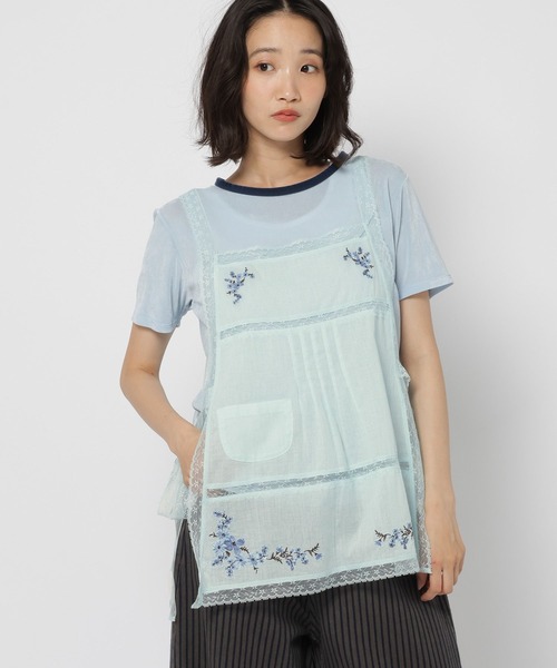 niko and...(ニコアンド)の「エプロン刺繍キャミソール(シャツ/ブラウス・レディース・ライトブルー/クリーム・FREE)」の4枚目の写真