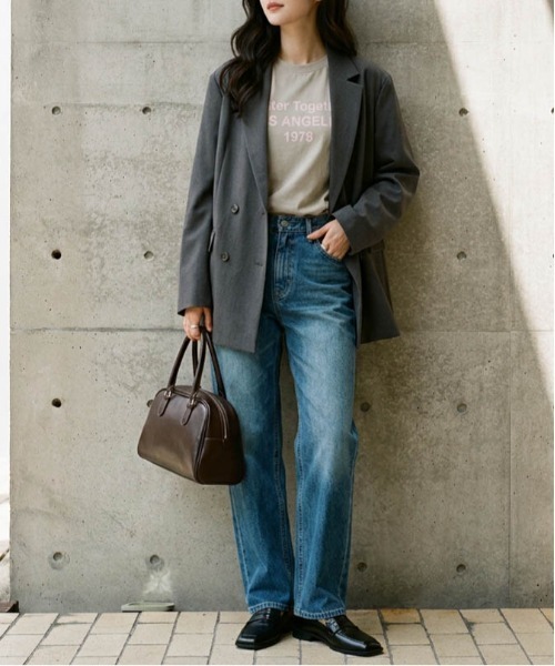 AMELY(エミリー)の「ヴィンテージライク ロゴプリント Tシャツ(Tシャツ/カットソー・レディース・ホワイト/ブラック系/ベージュ/ピンク・フリー)」の3枚目の写真