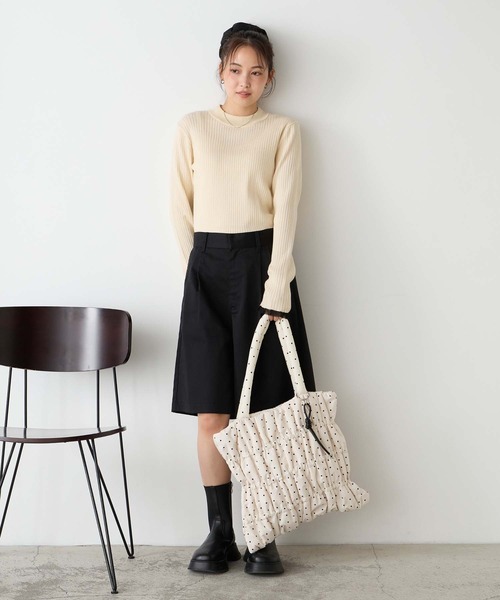 forksy.(フォルクシー)の「【forksy.】パファーギャザー アソートトートバッグ/ドット・無地(トートバッグ・レディース・チャコール/ブラック系/アイボリー系/ブルー/ブラック・FREE)」の8枚目の写真