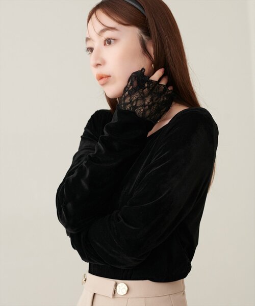 natural couture(ナチュラルクチュール)の「シアーベロア×レースリバーシブルTOPS(Tシャツ/カットソー・レディース・ブラウン/モカ/ブラック/アイボリー・FREE)」の2枚目の写真